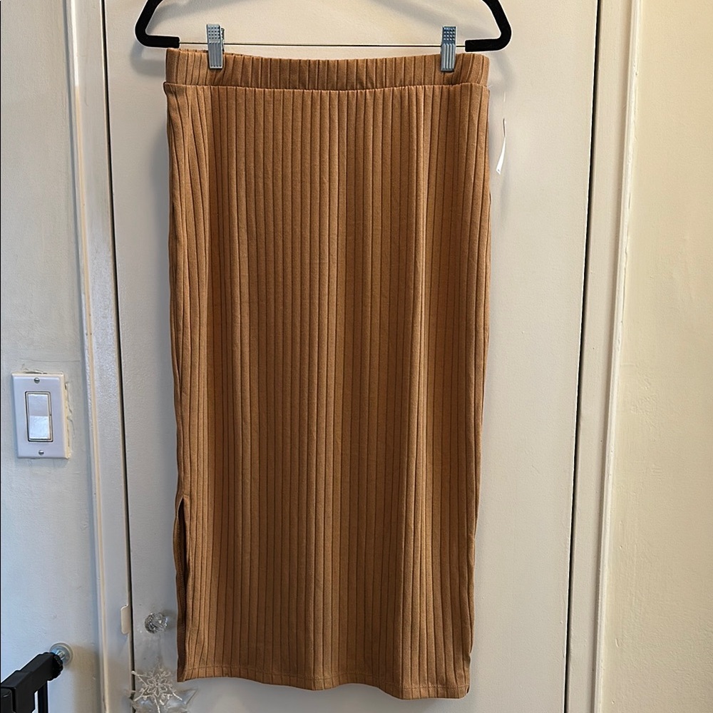 Elegant Tan Ribbed Skirt With Slit